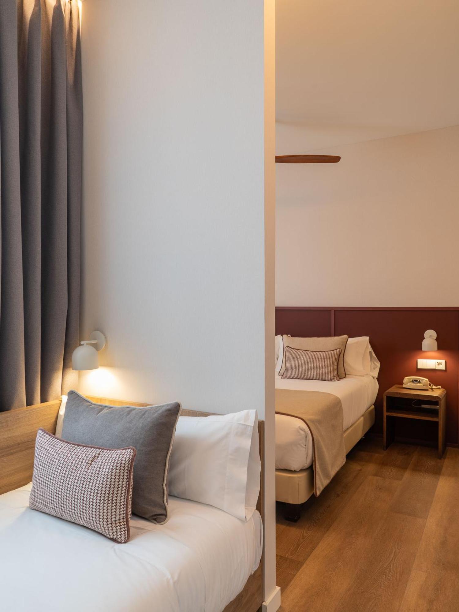 Hotel Well And Come Малага Экстерьер фото